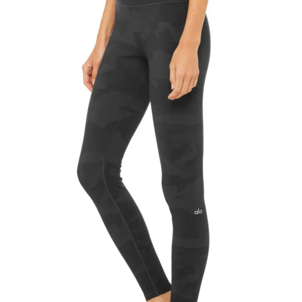 ALO Yoga Vapor High Waist Leggings Black Camo - Picture 2 of 5